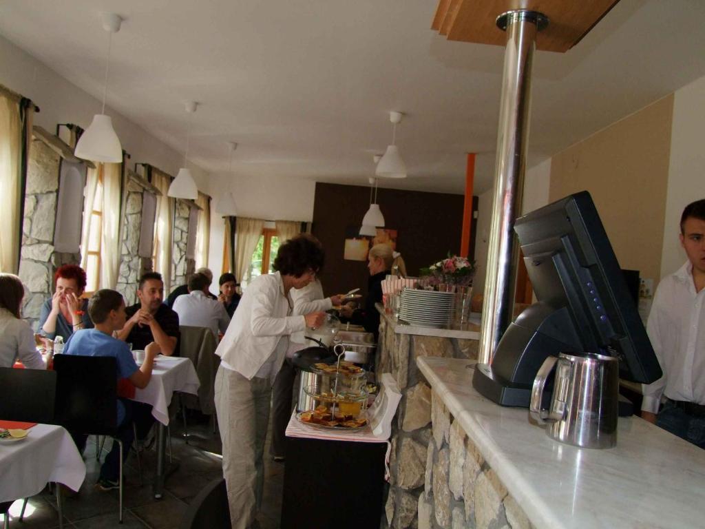 زاماردي Hotel Platan المظهر الخارجي الصورة